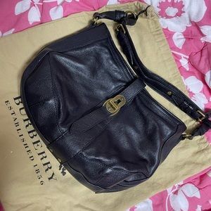 Authentic Burberry bag- used. Bought for $1000 selling for $500